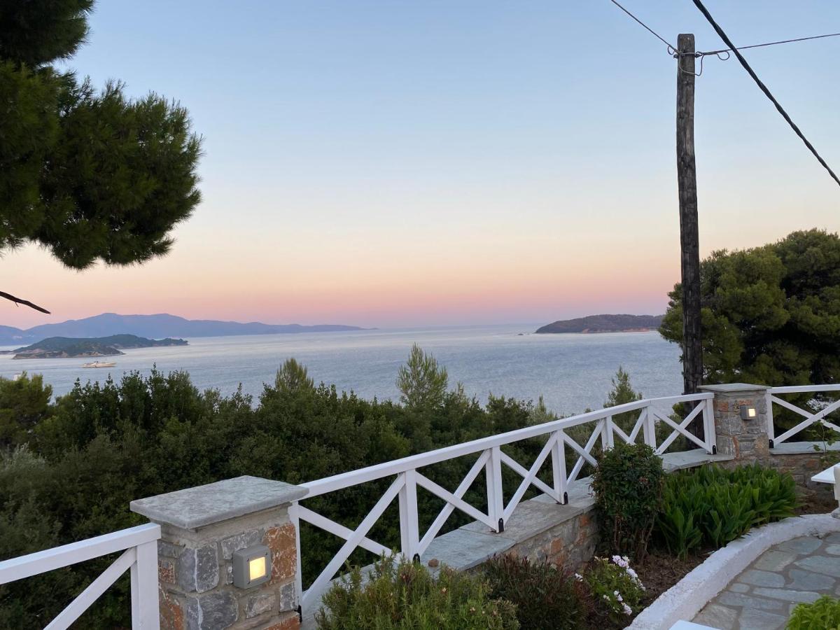 ホテル Azzurro Katsaros  エクステリア 写真