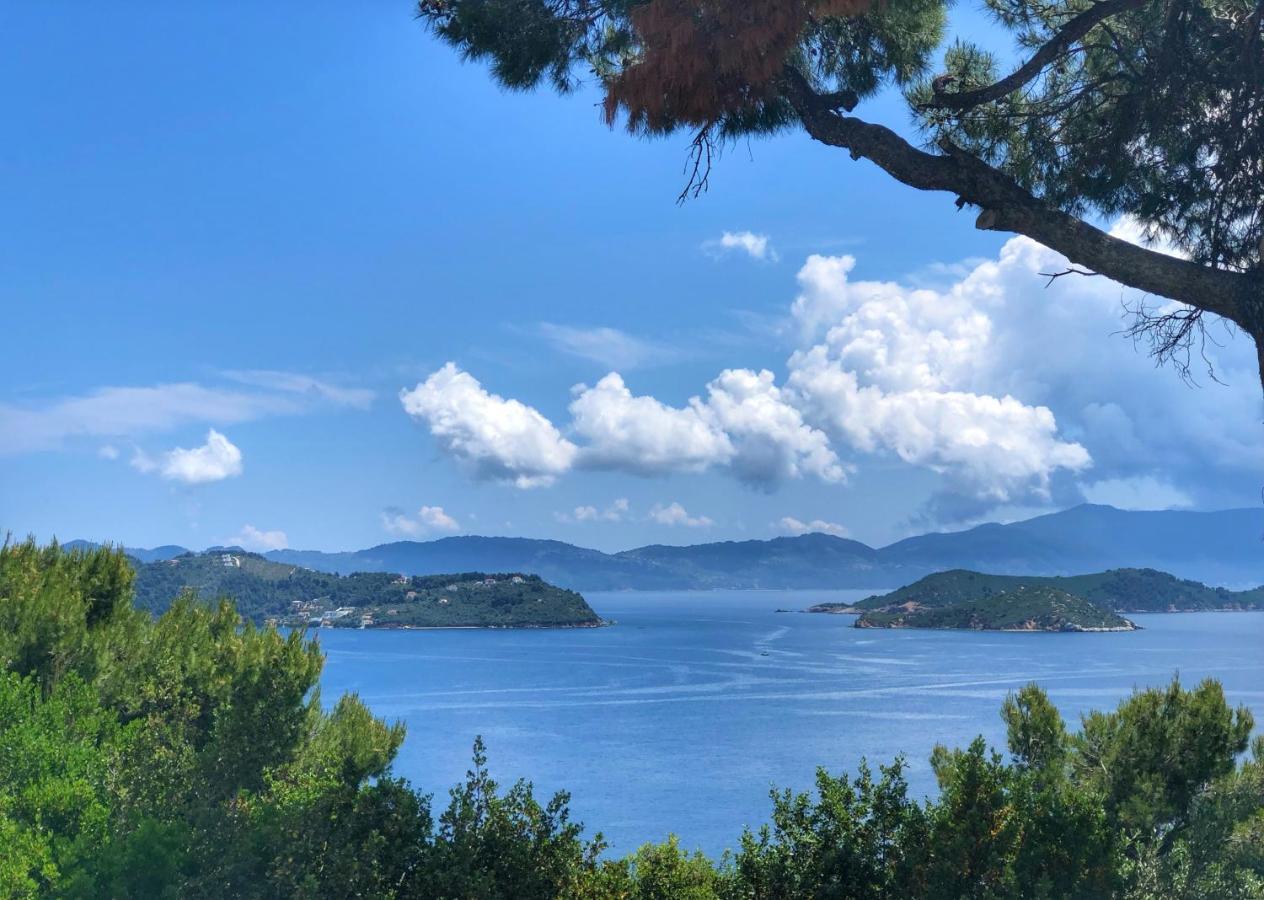 ホテル Azzurro Katsaros  エクステリア 写真